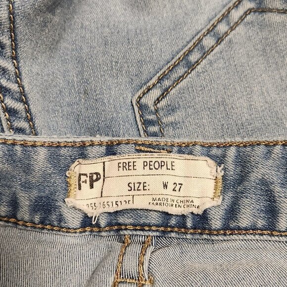 Free People Destroyed Ripped Knee Skinny Jeans  Size: W27 - Picture 8 of 8